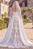 Robe de mariée en train de la sirène à perles blanches à perles florales avec voiles