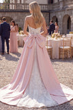 Robe de mariée blanche scintillante à motifs floraux sirène avec une cape