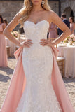 Robe de mariée blanche scintillante à motifs floraux sirène avec une cape