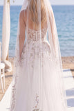 Tulle fleuri rose blanc : une robe de mariée corset brodée à lignes avec voiles