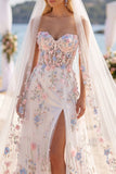 Fleur Rose Blanche Amoureuse Une robe de mariée Corset Sweep Sweep avec voiles