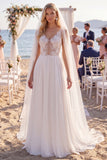 Chiffon fleuri blanc Une robe de mariée de plage à trou de serrure à col en V avec voiles