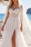 Corset blanc fleuri Une robe de mariée Chérie Douce Queue A avec voiles