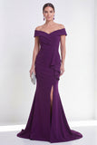 Robe formelle violette sirène froncée aux épaules dénudées, fendue