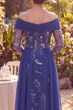 Robe midi midi marme de la mariée bleu marine à épaules dénudées, fleur en ligne A, avec manches 3/4