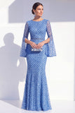 Robe longue de mère de la mariée bleu sirène à col rond perlé et manches longues