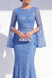 Robe longue de mère de la mariée bleu sirène à col rond perlé et manches longues
