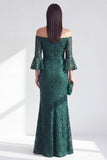 Longue robe de mère de la mariée en perles de sirène vert foncé sur l’épaule