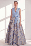 Robe longue marme de la mariée bleue à col en V à col en V avec un nœud