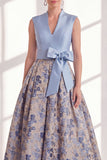 Robe longue marme de la mariée bleue à col en V à col en V avec un nœud