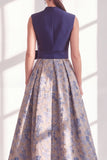 Robe longue marme de la mariée bleue à col en V à col en V avec un nœud