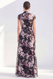 Robe blanche longue à fleurs en forme de maman de la mariée avec ceinture