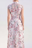 Robe blanche longue à fleurs en forme de maman de la mariée avec ceinture