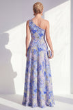 Longue robe de la mariée bleue à volants fleurie à volants sur une épaule avec fente