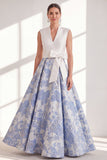 Robe longue longue de la mère de la mariée en ligne en V bleue avec nœud