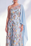 Robe longue longue de la mariée bleue à une épaule fleurie avec cape latérale