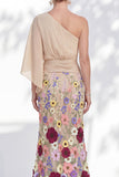 Robe longue mère de la mariée à fleurs lilas à une épaule avec manches de cape