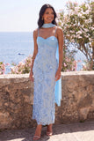 Robe midi fleurie midi appliquée à bretelles de sirène bleue avec écharpe à col