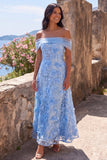 Robe maskini fleurie bleu décollé à épaule décollée avec des appliques