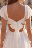 Robe blanche Petite Petite Ligne à Un col en V à étages