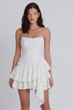 Robe blanche à volants à volants en A sans bretelles