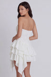 Robe blanche à volants à volants en A sans bretelles
