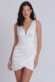 Robe courte de remise de diplôme, robe courte de remise de diplôme en satin en satin à col en V en ivoire