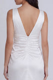 Robe courte de remise de diplôme, robe courte de remise de diplôme en satin en satin à col en V en ivoire
