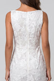 Robe de travail midi à col bateau fleur fleur froncée en ivoire