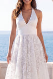 Robe de mariée en train en train en Ivoire à col en V à motifs floraux en ligne