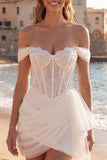 Robe de mariée courte corset ivoire froncée à épaules décalées avec volants