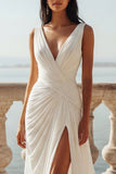 Robe de mariée en chiffon en V à col en V à traîne froncée