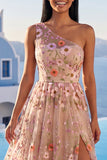 Robe maxi fleurie en A brodée en champagne à une épaule avec fente