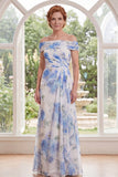 Robe de la mère de la mariée en chiffon blanche bleue décollée sur l’épaule