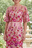 Robe de la mère de la mariée brodée en bateau fleuri fuchsia avec fente