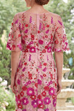 Robe de la mère de la mariée brodée en bateau fleuri fuchsia avec fente