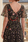 Robe longue de la mère de la mariée brodée en tulle noir à col en V