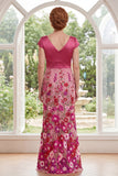Robe de la mère de la mariée à manche courte à manches courtes en sirène fleurie en fuchsia à col en V