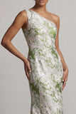 Robe de la mère de la mariée en fleurs vert clair à une épaule longue