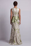 Robe longue de mère de la mariée à fronçons en sirène vert clair avec une ceinture