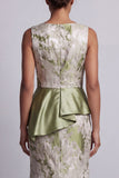 Robe longue de mère de la mariée à fronçons en sirène vert clair avec une ceinture