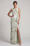 Robe longue fleurale vert clair avec écharpe de la mariée