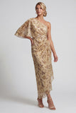 Robe longue fleurie champagne froncée de la mère de la mariée avec cape latérale