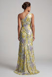 Robe de la mère de la mariée à motifs floraux jaunes à une épaule