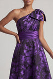 Robe de la mère de la mariée à une épaule Violet foncé haut bas A