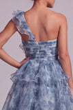 Une épaule robe de la mère de la mariée à volants bleu poussiéreux