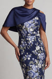 Robe de la mère de la mariée Bodycon fleurie bleu marine Midi avec cape