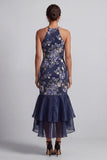 Robe longue de la mère de la mariée à col fleuri fleuri bleu marine à col nu