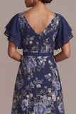 Robe midi midi marin marine à décolleté en V fleurie avec fente