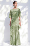 Sirène en chiffon vert sauge à fleurs à volants, col bateau à volants, longue robe de la mère de la mariée
